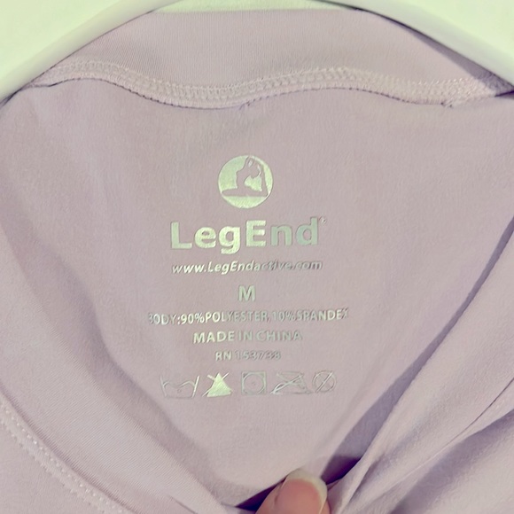 Great workout top sides are twisted for open air - Picture 4 of 4